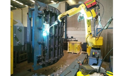 機(jī)器人焊接與人工焊接相比的優(yōu)勢